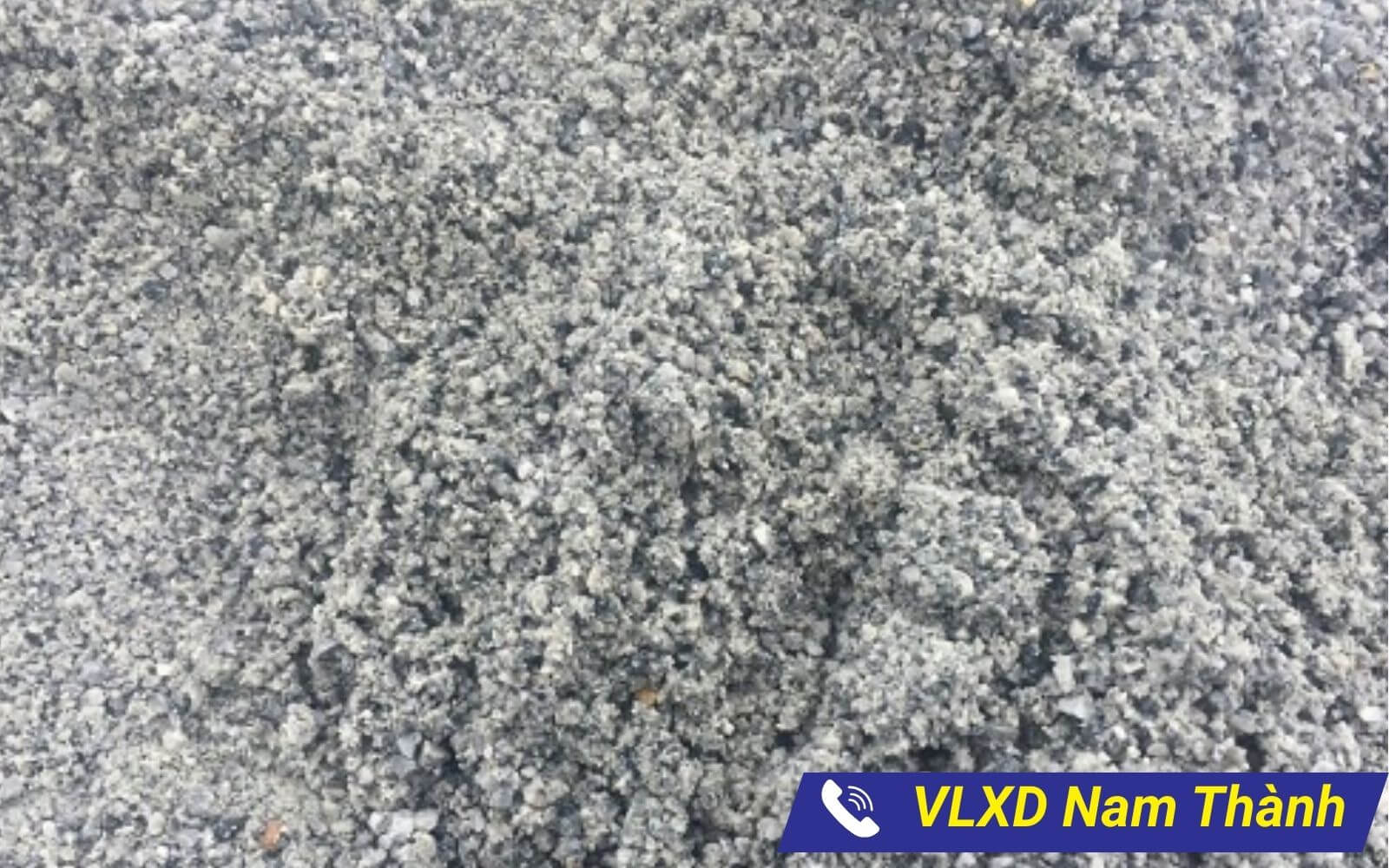 Vì sao cát nghiền nhân tạo thường có giá thấp hơn cát tự nhiên?