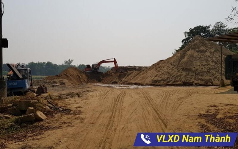 Khai thác cát san lấp tại mỏ cát