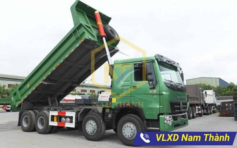 Vận chuyển cát ở Nhà Bè